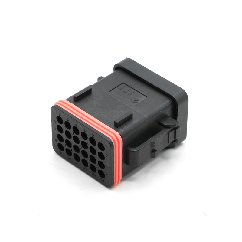 132015-0075 موصل السيارات المكون من 24 اتجاهًا (ذكر)