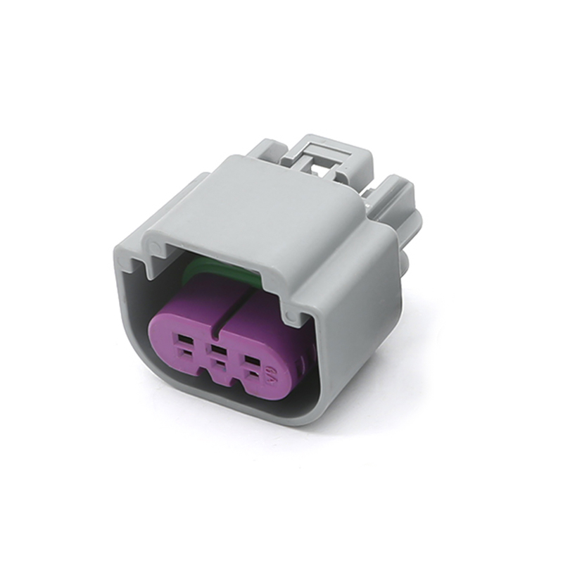 13511996 موصل السيارات 3-Way Socket (أنثى)