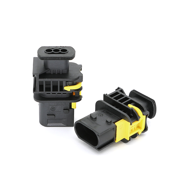 1-1670730-1 موصل السيارات ثلاثي الاتجاه (ذكر).